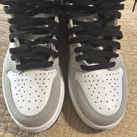 Air Jordan Nike 1 Retro High OG Smoke Gray Sneakers - Picture 10 of 11
